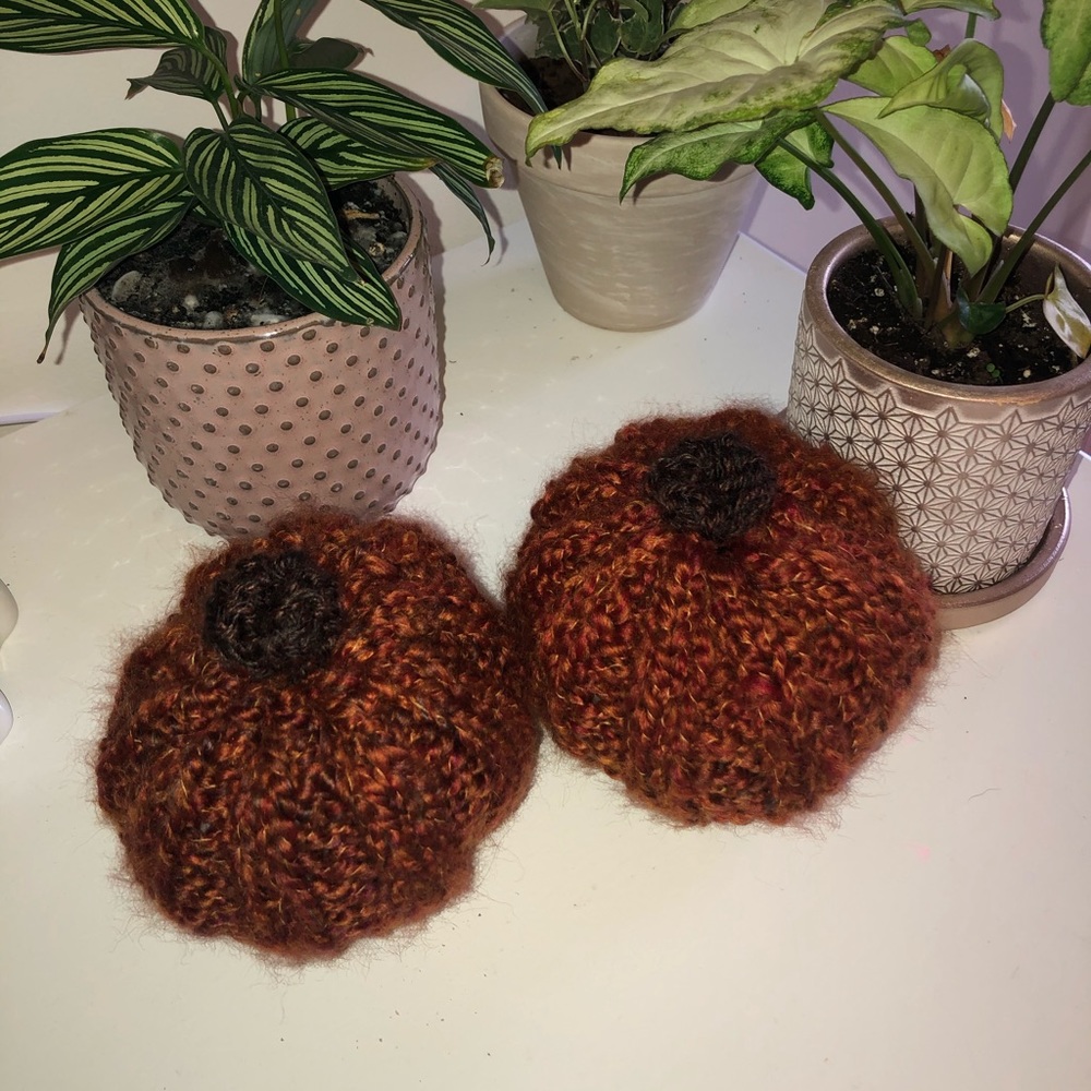 Mini knitted pumpkins - Picture 2 of 3